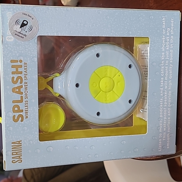 Blue wireless shower speaker - Picture 2 of 3